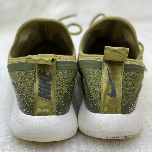 Nike
LUNARCHARGE ESSENTIAL 'CAMPER GREEN - Picture 11 of 11
